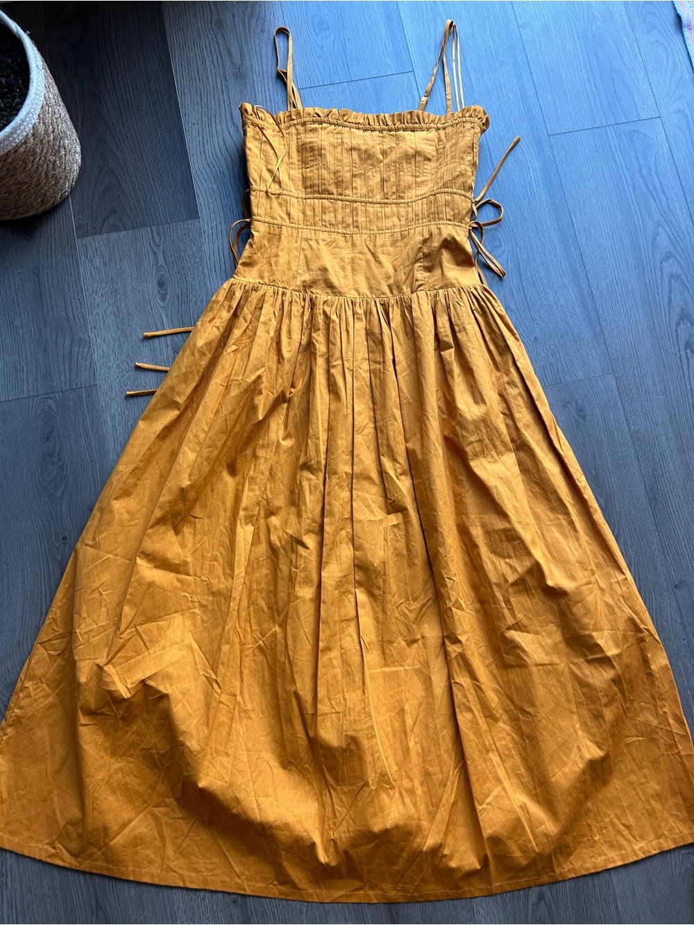 Tuckernuck Moon River Mustard Tie-Back Midi Dres size Medium